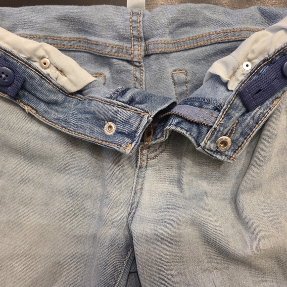 Girls Stylish Light Blue Jeans - Picture 4 of 6